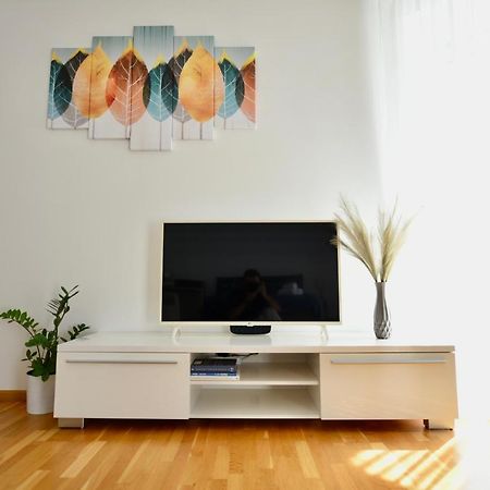 Cozy Apartment Next To The Park Τερνόπιλ Εξωτερικό φωτογραφία