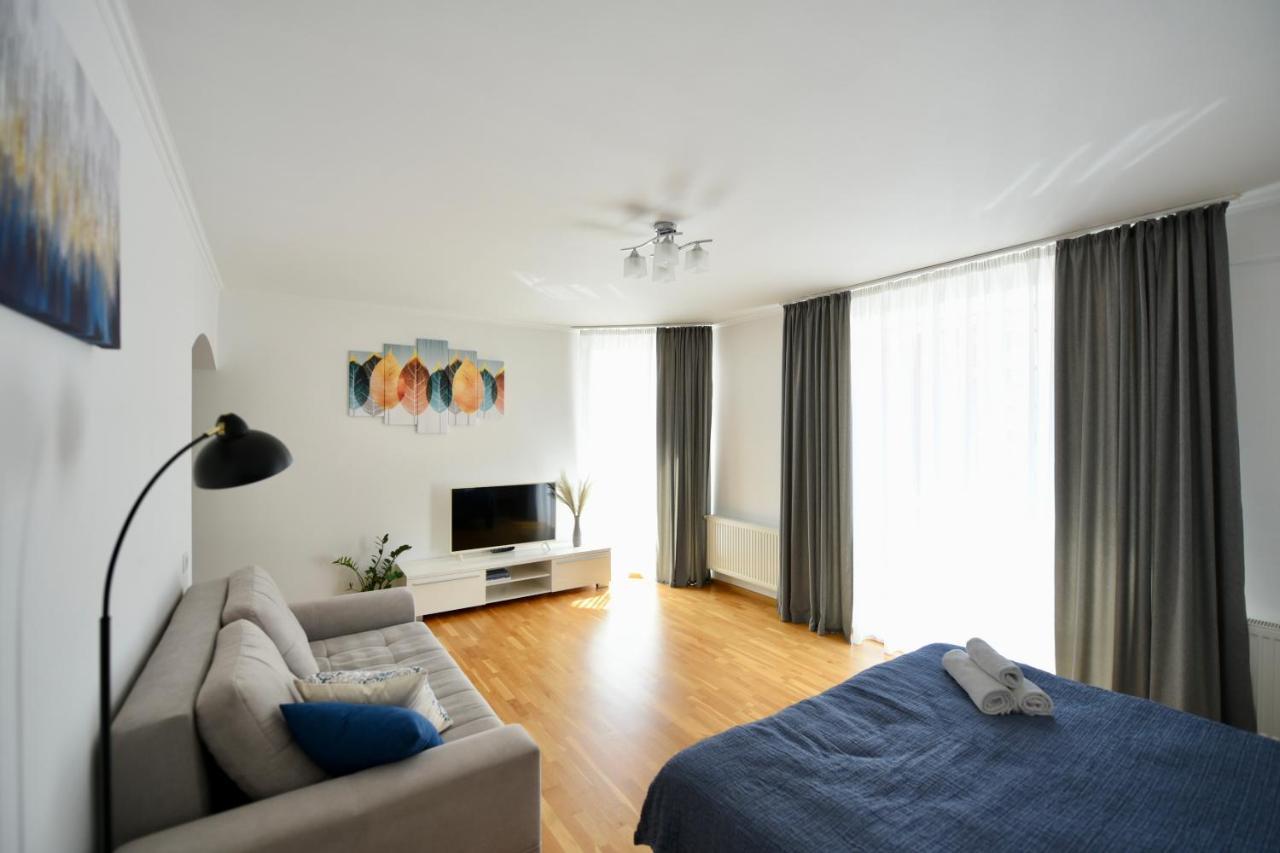 Cozy Apartment Next To The Park Τερνόπιλ Εξωτερικό φωτογραφία